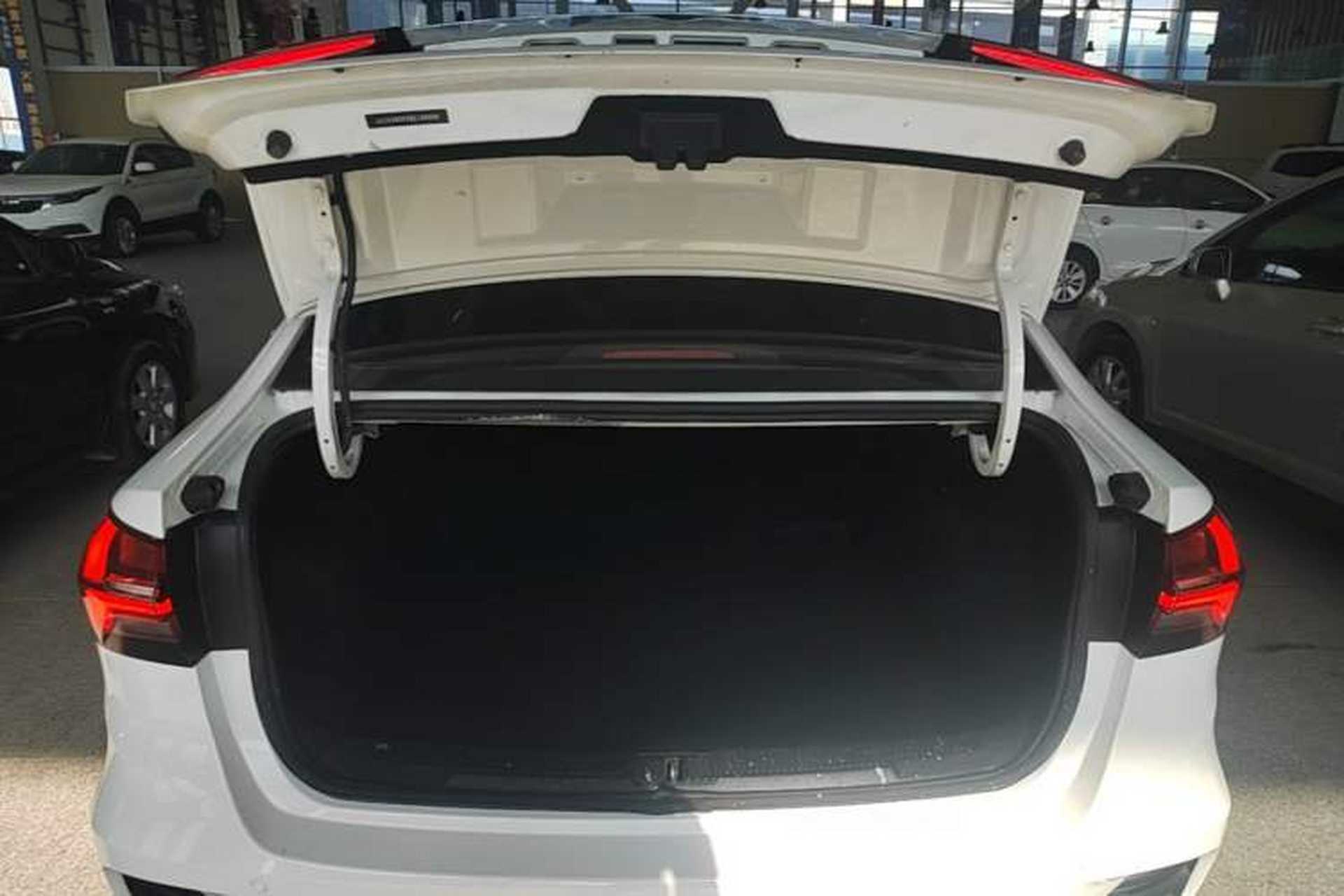 Used Roewe i5 2021 1.5L CVT Diamond Edition Trunk