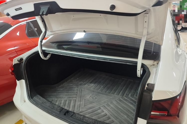 Used Roewe i5 2021 1.5L CVT Starry Edition Trunk