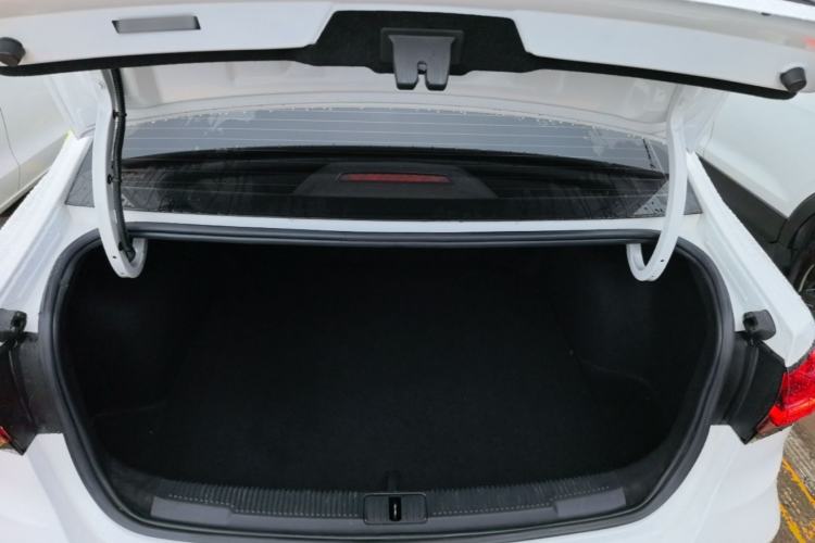 Used Roewe i5 2021 1.5L CVT Diamond Edition Trunk