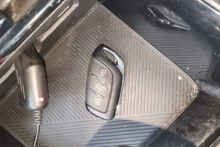 Used Roewe i5 2021 1.5L CVT Platinum Edition Vehicle Key