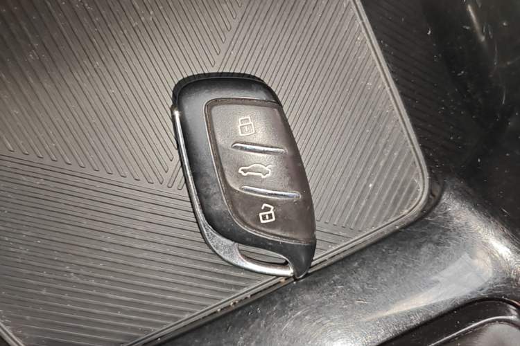 Used Roewe i5 2021 Revised Version 1.5L CVT Diamond Edition Vehicle Key