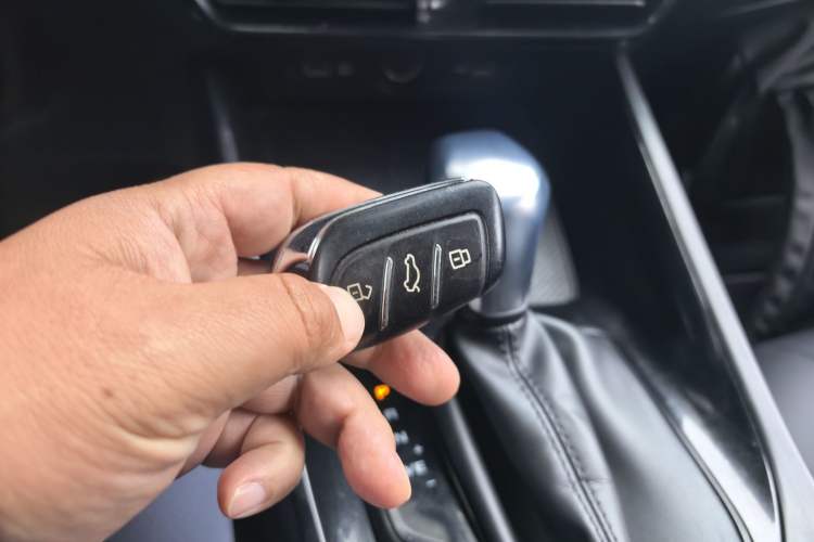 Used Roewe i5 2021 1.5L CVT Black Gold Edition Vehicle Key