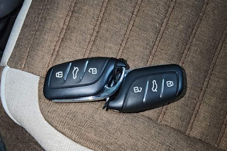 Used Roewe i5 2021 1.5L CVT Diamond Edition Vehicle Key