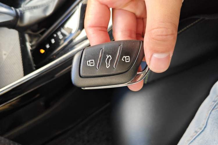 Used Roewe i5 2021 Revised 1.5L CVT Starry Edition Vehicle Key