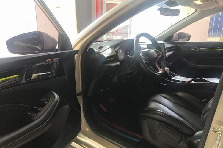 Used Roewe i5 2021 1.5L CVT Diamond Edition Driver Seat