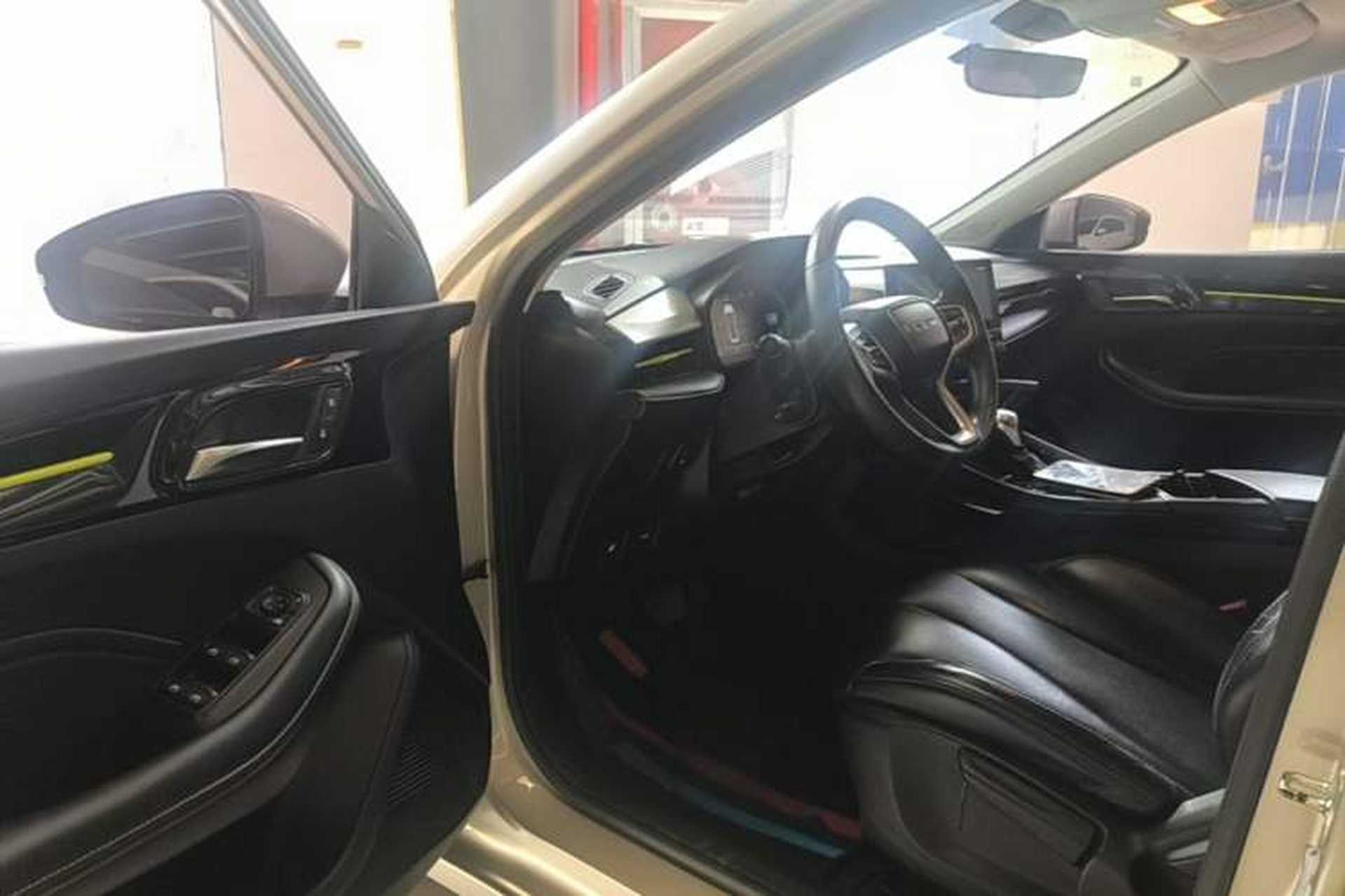 Used Roewe i5 2021 1.5L CVT Diamond Edition Driver Seat