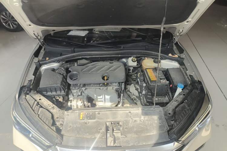 Used Roewe i5 2021 1.5L CVT Diamond Edition Engine Bay