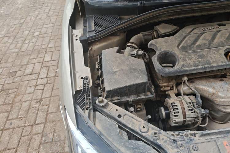 Used Roewe i5 2021 1.5L CVT Diamond Edition Engine Bay Right