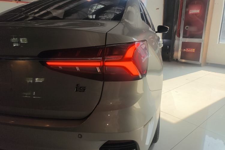 Used Roewe i5 2021 1.5L CVT Diamond Edition Exterior 3