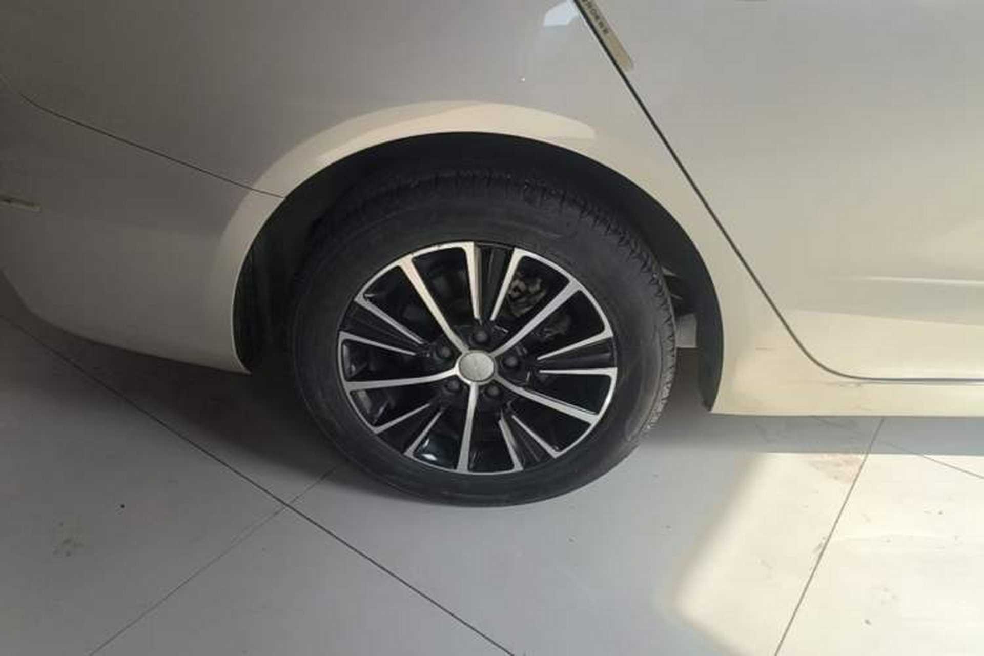 Used Roewe i5 2021 1.5L CVT Diamond Edition Exterior 5