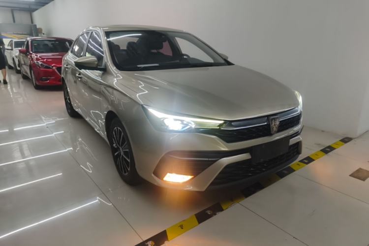 Used Roewe i5 2021 1.5L CVT Diamond Edition Front Right 45 Deg