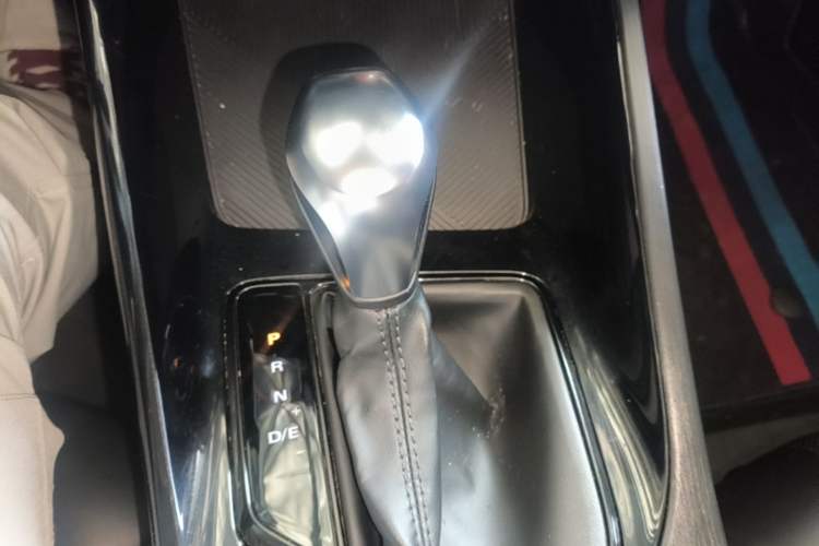 Used Roewe i5 2021 1.5L CVT Diamond Edition Gear Lever