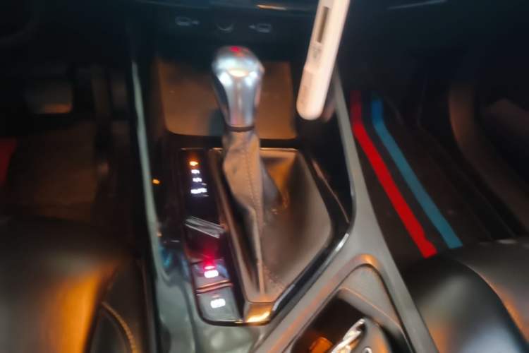 Used Roewe i5 2021 1.5L CVT Diamond Edition Gear Lever