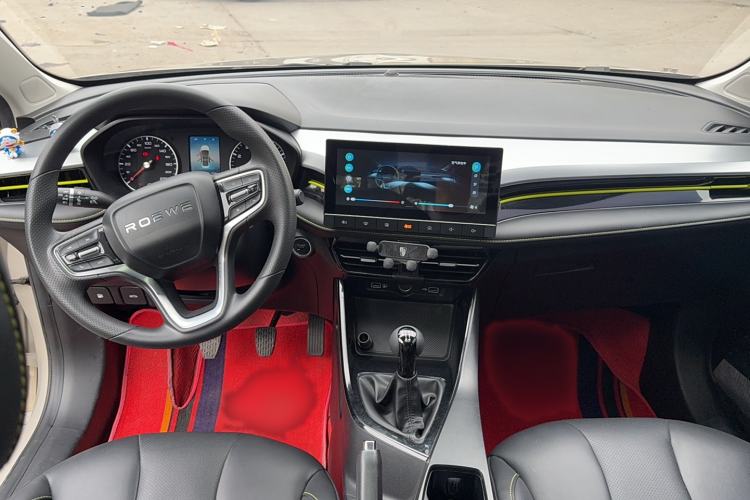 Used Roewe i5 2021 1.5L Manual Diamond Edition Interior 3