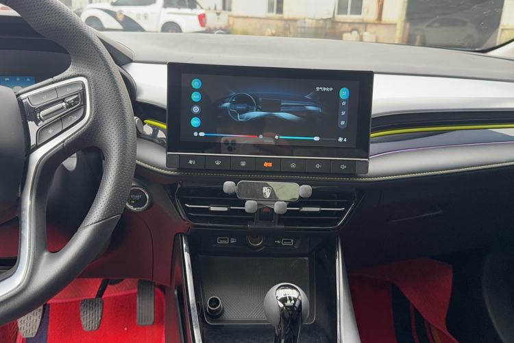 Used Roewe i5 2021 1.5L Manual Diamond Edition Interior 5