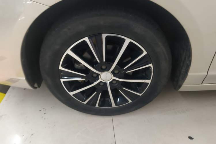 Used Roewe i5 2021 1.5L CVT Diamond Edition Left Front Wheel Hub