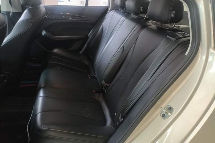 Used Roewe i5 2021 1.5L CVT Diamond Edition Left Rear Seat