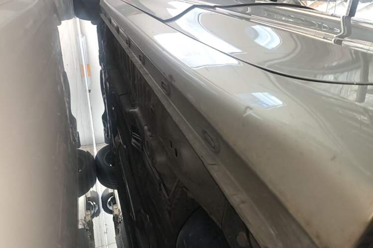 Used Roewe i5 2021 1.5L CVT Diamond Edition Left Side Sill