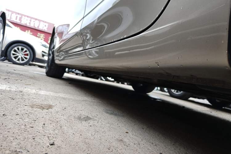 Used Roewe i5 2021 1.5L CVT Diamond Edition Left Side Sill