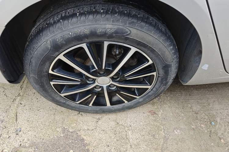 Used Roewe i5 2021 1.5L CVT Diamond Edition Right Rear Wheel Hub
