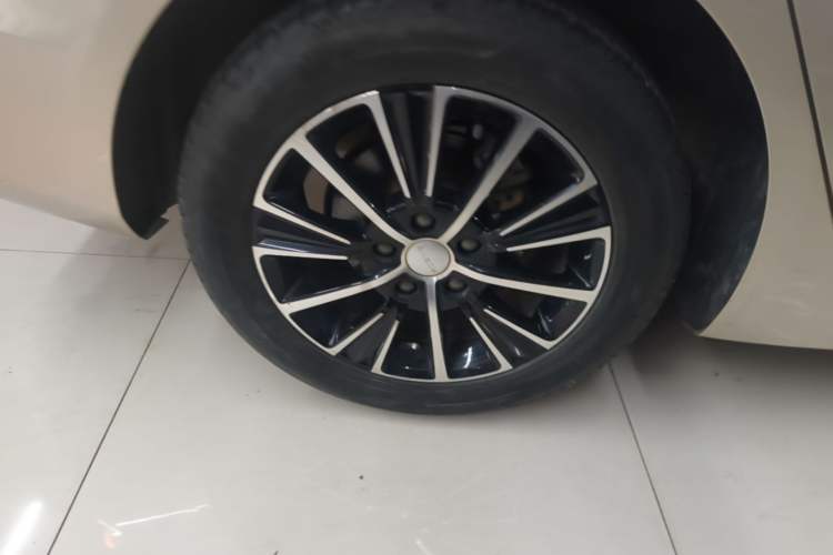 Used Roewe i5 2021 1.5L CVT Diamond Edition Right Rear Wheel Hub