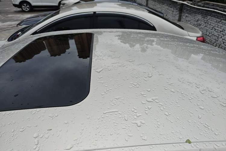 Used Roewe i5 2021 1.5L CVT Diamond Edition Roof