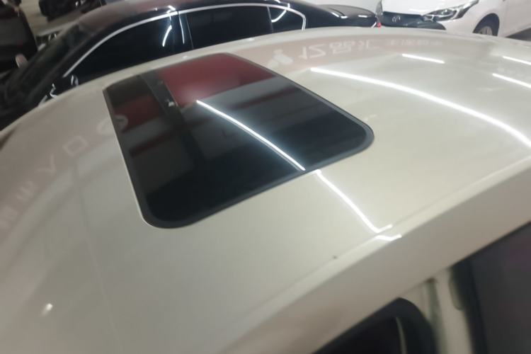 Used Roewe i5 2021 1.5L CVT Diamond Edition Roof