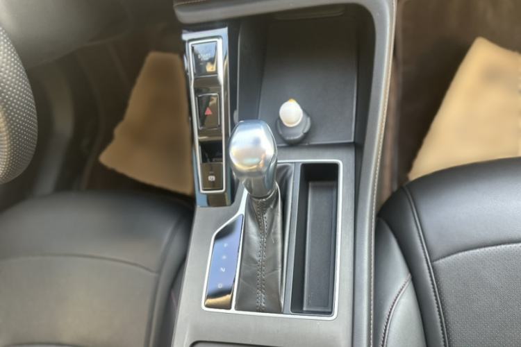 Used Roewe i5 2023 1.5L CVT Flagship Edition Gear Lever