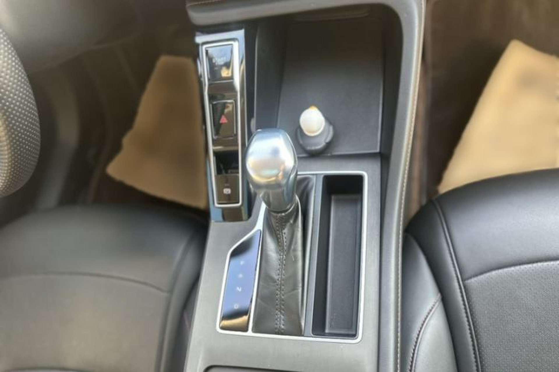 Used Roewe i5 2023 1.5L CVT Flagship Edition Gear Lever