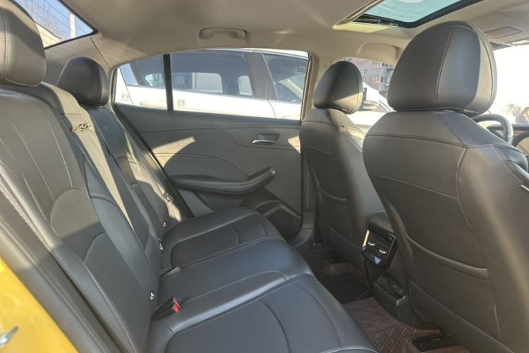 Used Roewe i5 2023 1.5L CVT Flagship Edition Interior 8