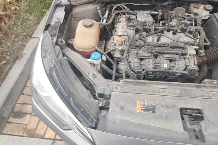 Used Roewe i5 2023 1.5L Manual Comfort Edition Engine Bay Right