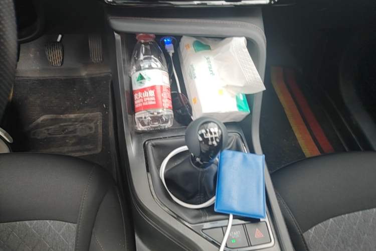 Used Roewe i5 2023 1.5L Manual Comfort Edition Gear Lever
