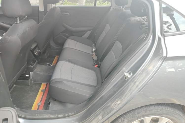 Used Roewe i5 2023 1.5L Manual Comfort Edition Left Rear Seat