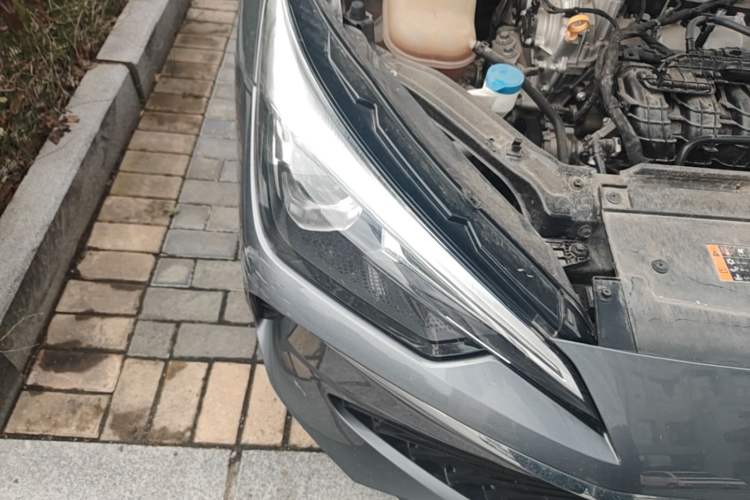 Used Roewe i5 2023 1.5L Manual Comfort Edition Right Front Headlight