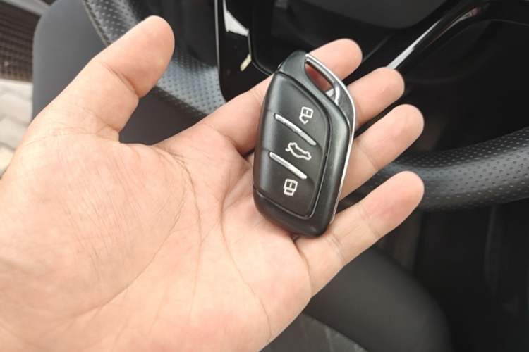 Used Roewe i5 2023 1.5L Manual Comfort Edition Vehicle Key