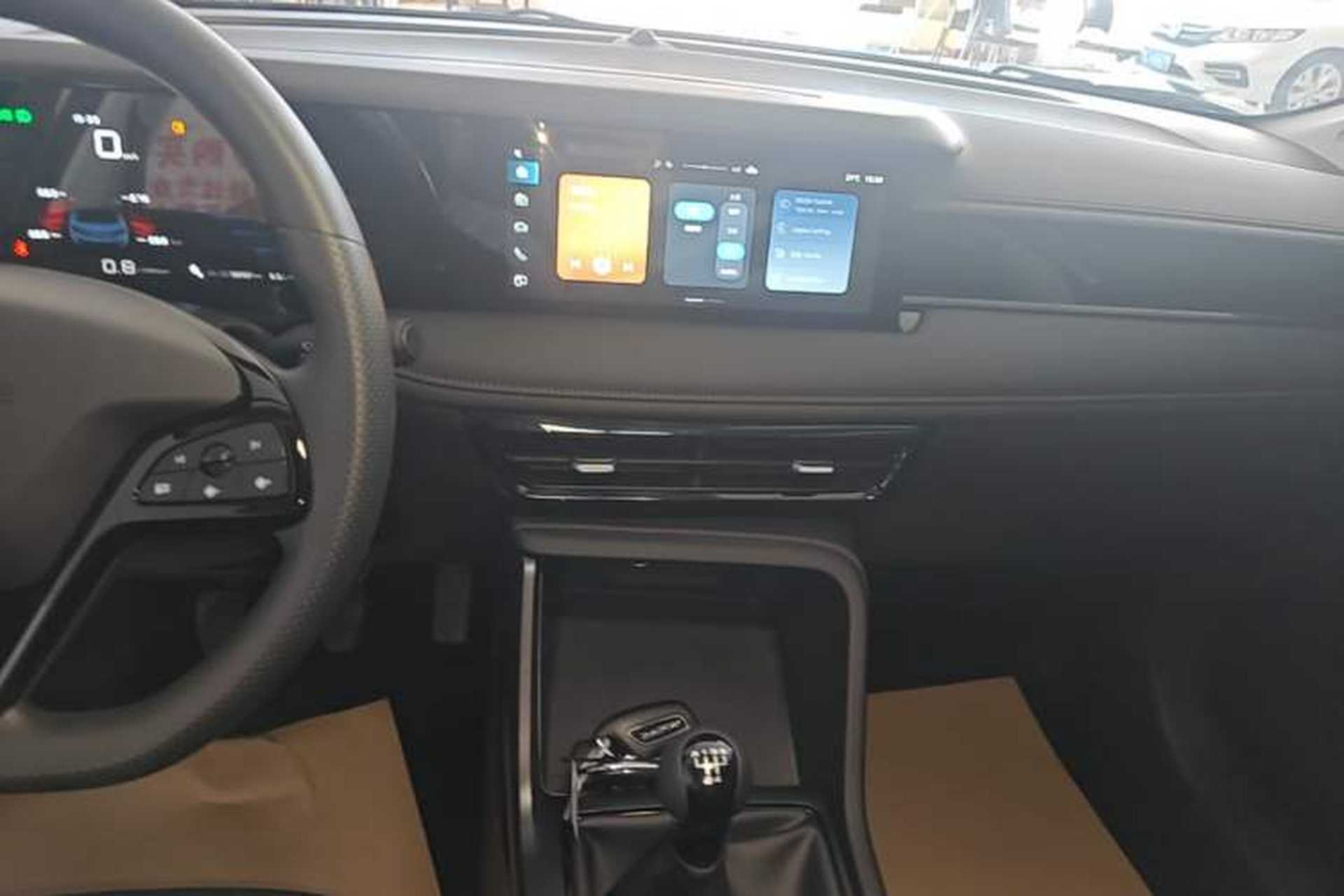 Used Roewe i5 2023 1.5L Manual Comfort Edition Audio And AC Panel