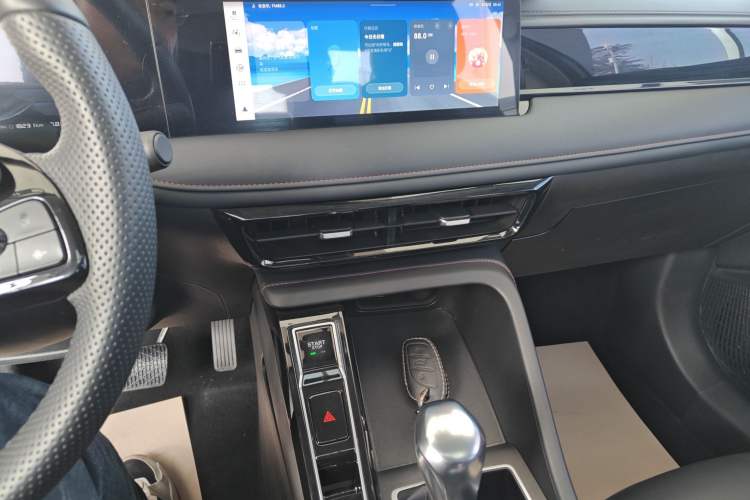 Used Roewe i5 2023 1.5L CVT Luxury Edition Audio And AC Panel