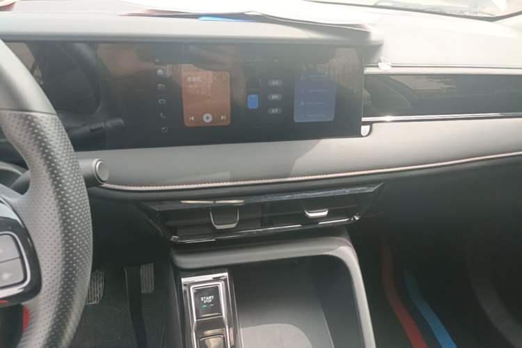 Used Roewe i5 2023 1.5L CVT Luxury Edition Audio And AC Panel