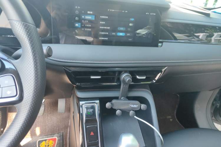 Used Roewe i5 2023 1.5L CVT Luxury Edition Audio And AC Panel