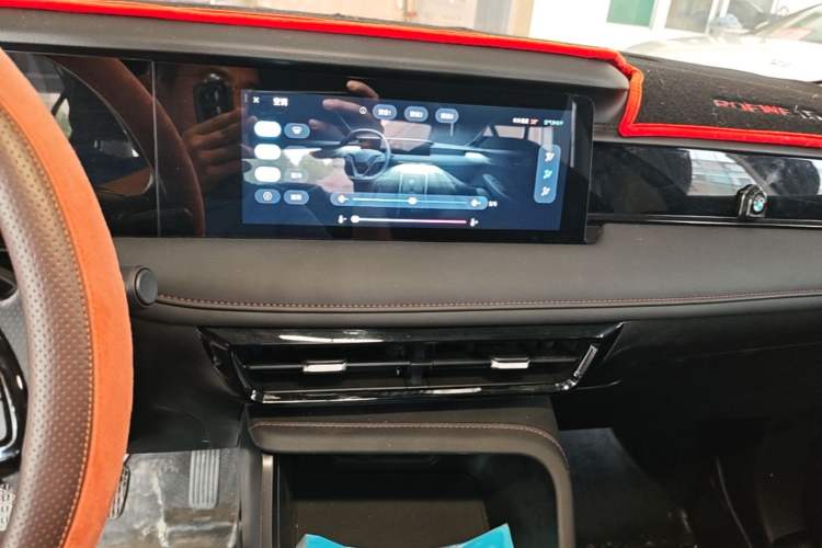 Used Roewe i5 2023 1.5L Manual Comfort Edition Audio And AC Panel