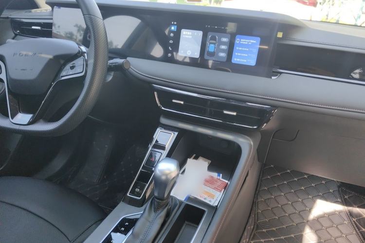 Used Roewe i5 2023 1.5L CVT Luxury Edition Audio And AC Panel