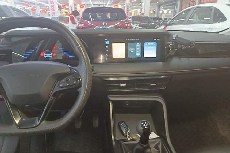 Used Roewe i5 2023 1.5L Manual Comfort Edition Audio And AC Panel
