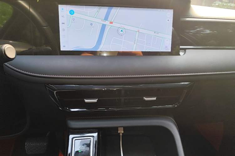 Used Roewe i5 2023 1.5L CVT Luxury Edition Audio And AC Panel