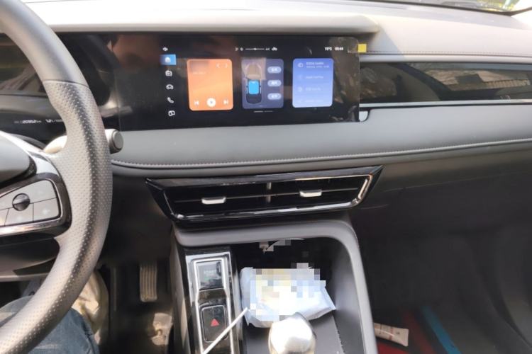 Used Roewe i5 2023 1.5L CVT Luxury Edition Audio And AC Panel