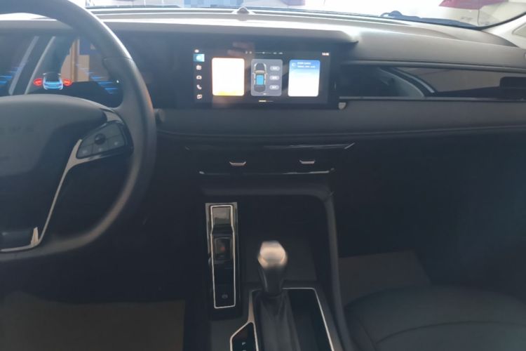 Used Roewe i5 2023 1.5L CVT Luxury Edition Audio And AC Panel