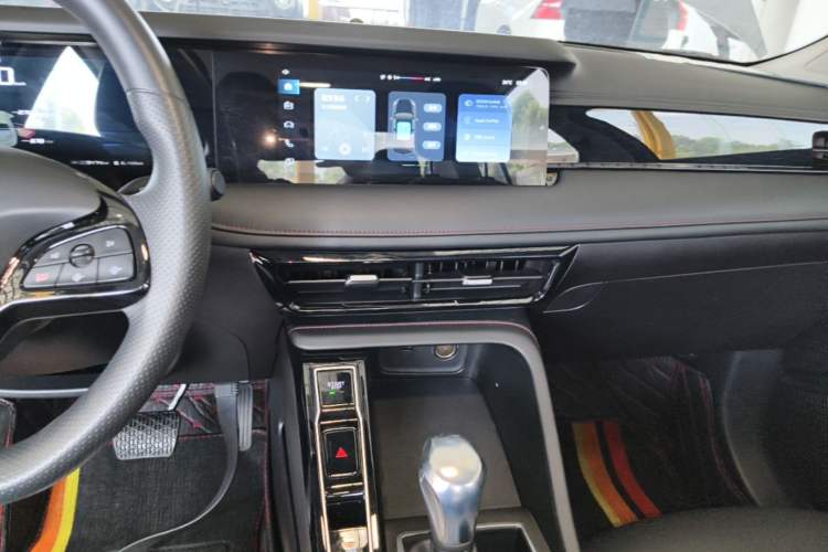 Used Roewe i5 2023 1.5L CVT Luxury Edition Audio And AC Panel