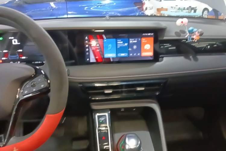 Used Roewe i5 2023 1.5L CVT Luxury Edition Audio And AC Panel