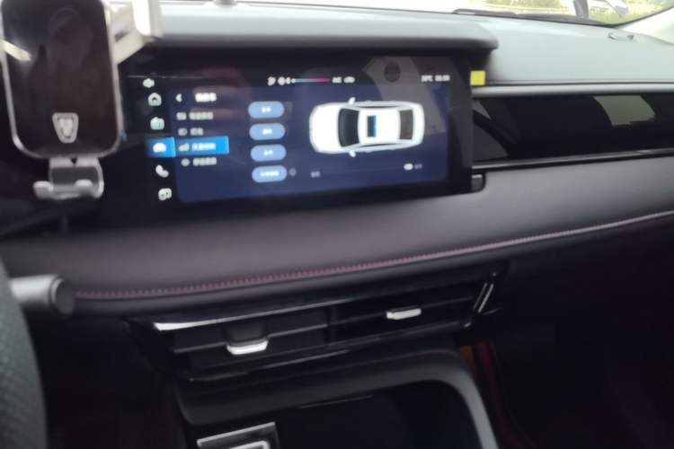 Used Roewe i5 2023 1.5L CVT Luxury Edition Audio And AC Panel