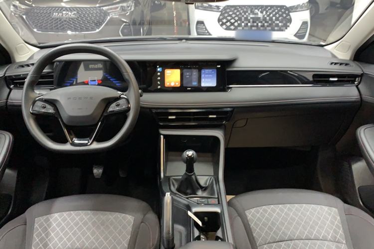 Used Roewe i5 2023 1.5L Manual Comfort Edition Center Console