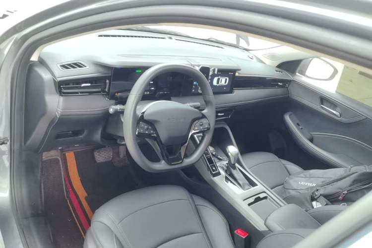 Used Roewe i5 2023 1.5L CVT Luxury Edition Center Console